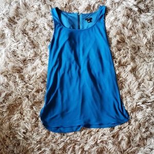 ANN TAYLOR M gold zipper detail blue top